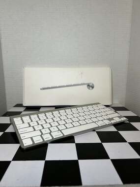 Apple Wireless Keyboard Model A1314